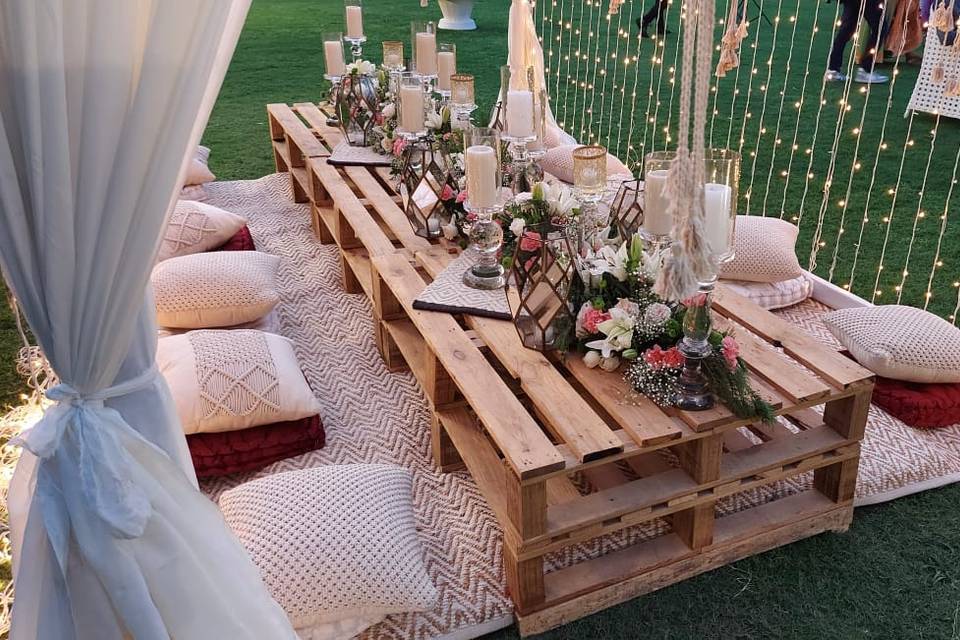 Intimate gathering decor