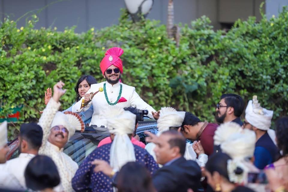 Groom entry