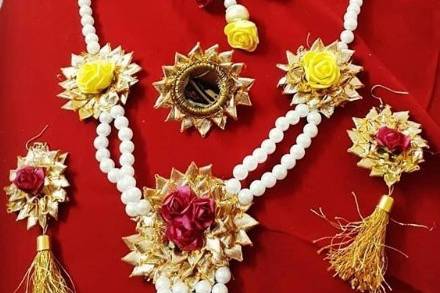 Floral jewellery