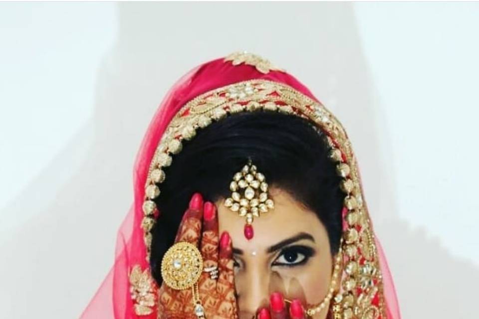 Shibu Khan Bridal And Celebrity Makeup Artist