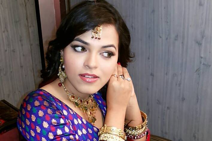 Shibu Khan Bridal And Celebrity Makeup Artist