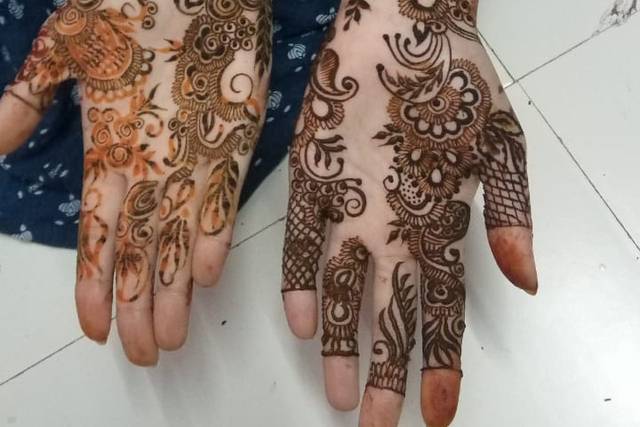 Raj Mehandi Designer - Beautiful normal length Morden mehandi Design For  Book Your Mehandi appointment further details Contact to us 8800607013,  9716321696 @rajmehandidesigner . . . . . . . . . . . . . . . . . . . . . .  . . . . #