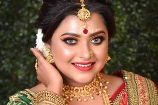 MakeUp by Moumita