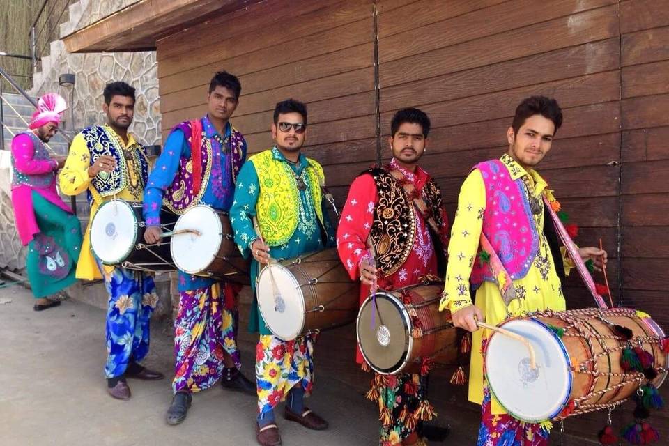 Vijay Bhatt Punjabi Dhol Bhangra Group