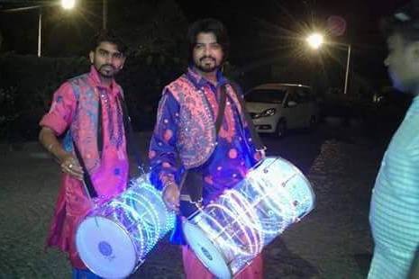 Vijay Bhatt Punjabi Dhol Bhangra Group