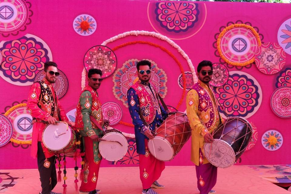 Vijay Bhatt Punjabi Dhol Bhangra Group