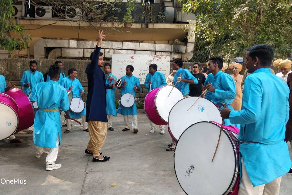 Vijay Bhatt Punjabi Dhol Bhangra Group