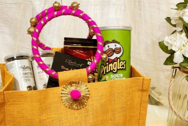 Wedding Gifts Goa - Free Delivery