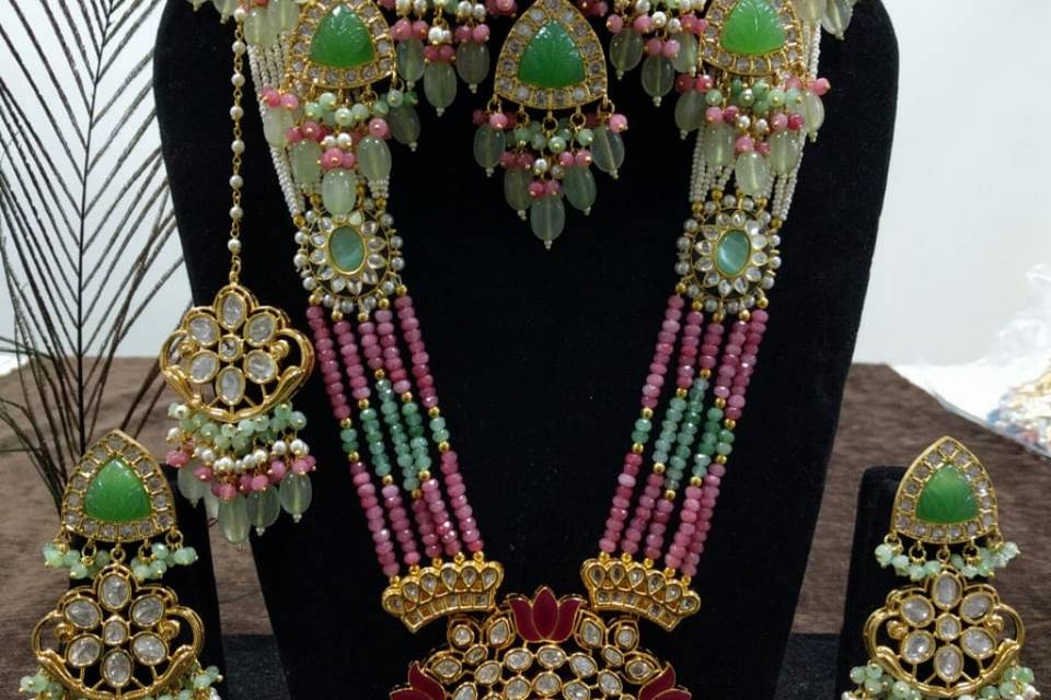 Necklace & earrings