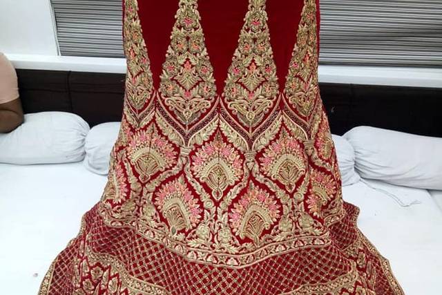 Kailash Lehenga House - Bridal lehenga choli velvet dark meroon Kailash Lehenga  House talab Mandir road gurmandi Ludhiana Punjab India whatsapp  no+919465037480 | Facebook