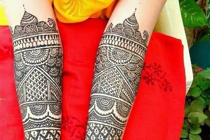 Vinayak Mehndi Art - Price & Reviews | Varanasi Mehndi Artists