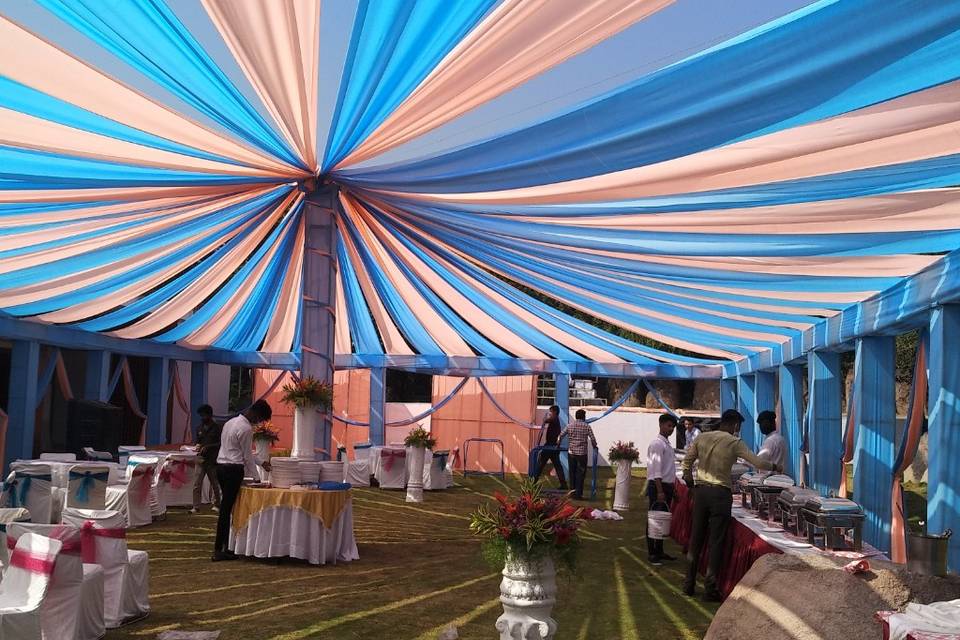 Cloth draping in Lawn