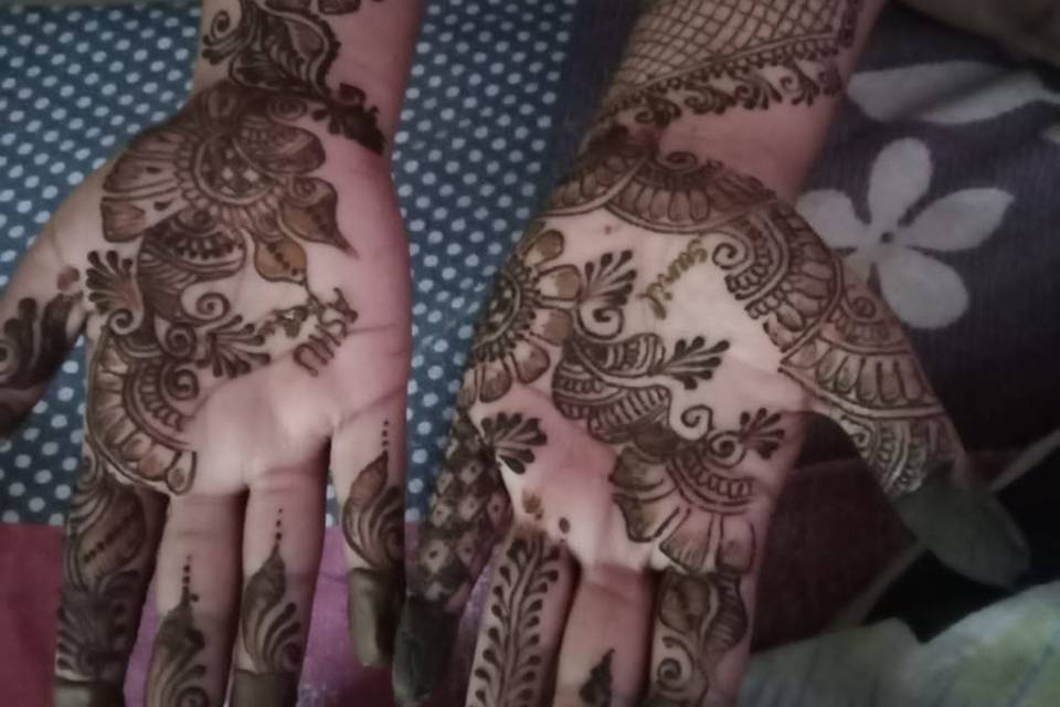 Front and Back Hand Arabic Mehandi Design Service at best price in Noida