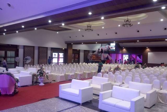 Seating and outdoor decor