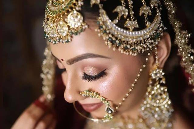 Prabhmakeovers.mua_1697698087_3216847167042540487_47162388871