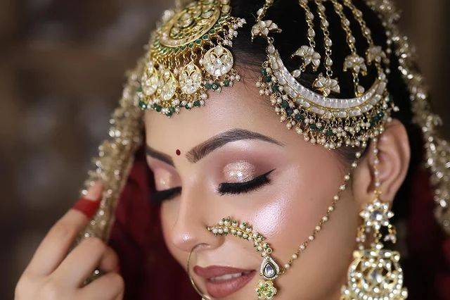 Prabhmakeovers.mua_1697698096_3216847246440715806_47162388871