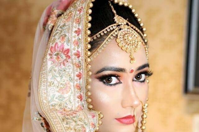 Prabhmakeovers.mua_1631776882_2663860021303416409_47162388871