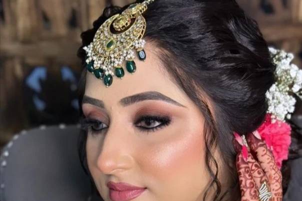 Prabhmakeovers.mua_1697694475_3216816869772741991_47162388871