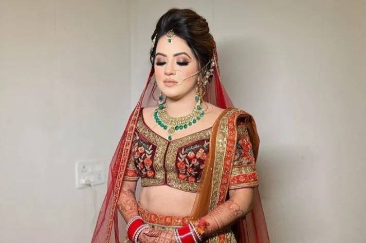 Prabhmakeovers.mua_1697696754_3216835987871656995_47162388871