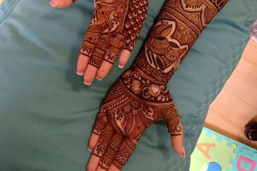 Samreen Mehendi Artist, Borabanda