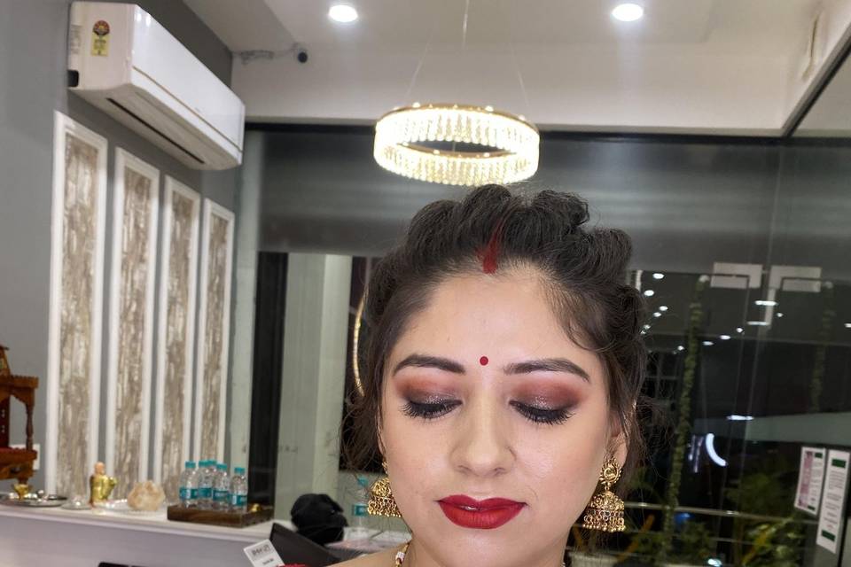 Face The Glam by Kavya K