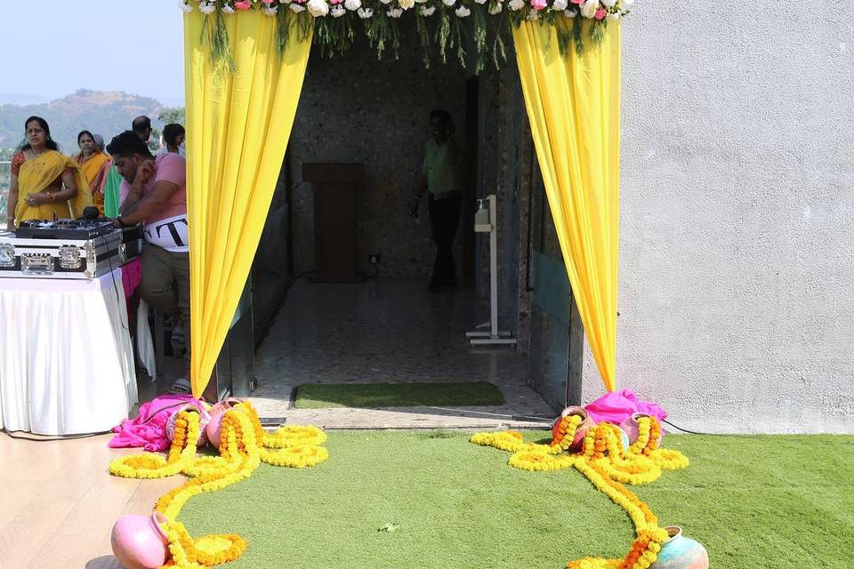 Entrance decor