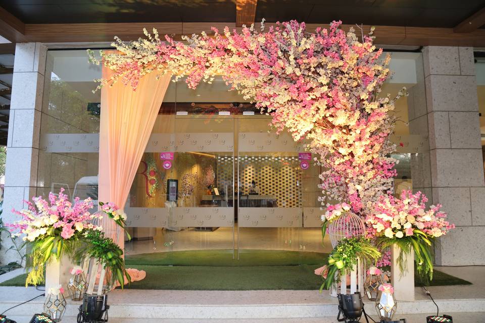 Entrance decor