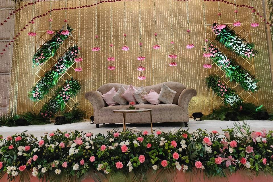 COUPLE STAGE DECOR