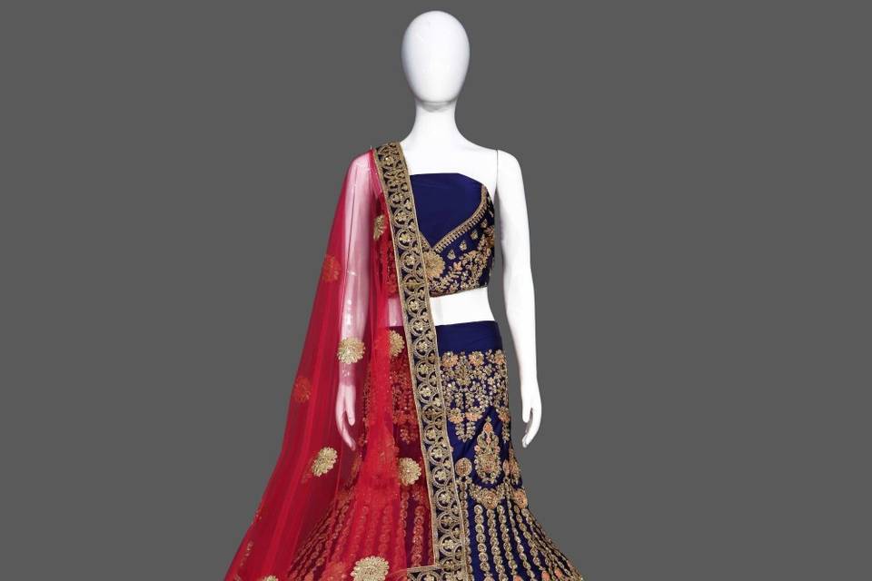 Shraddha Kapoor looks ethereal in red lehenga from designer duo Falguni  Shane Peacock | Fashion News - The Indian Express