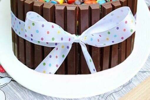 Kit Kat Cake