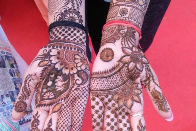 Hartalika Teej 2022: Bollywood celebs-inspired Teej mehndi designs |  Hindustan Times