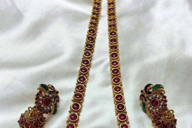 Necklace & earrings