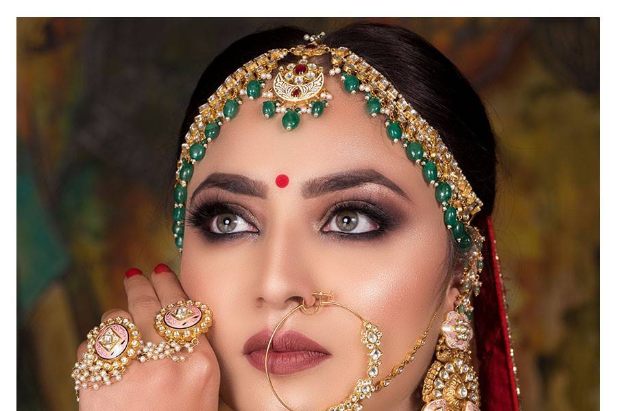 Gurpreet Mahar Makeup Artist