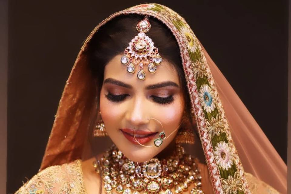 Aarti Bhardwaj Professional Makeup Artist & Hair Stylist