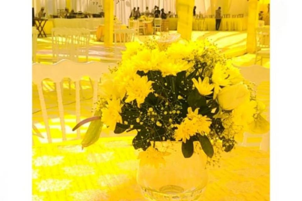 Round table arrangements