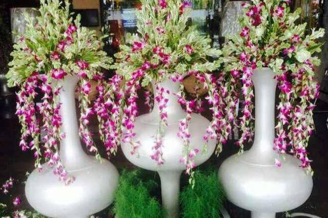 Floral table decor