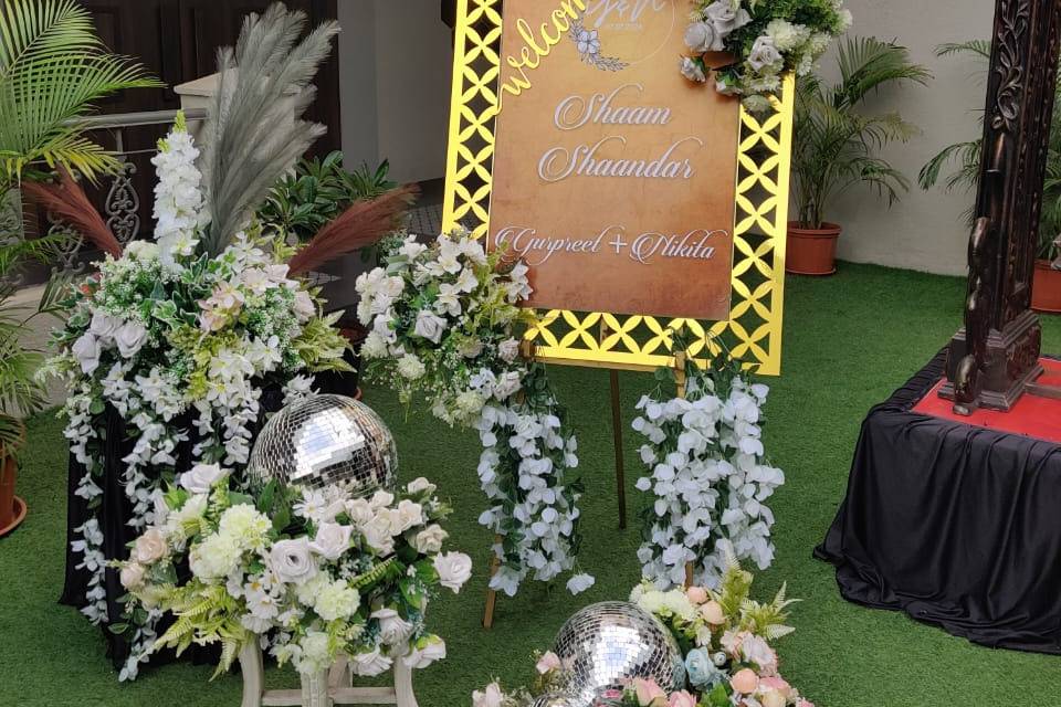 Entrance decor