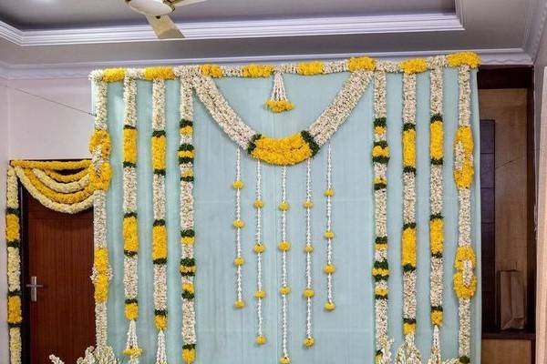 Bride / Groom Making Backdrop