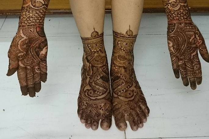 Nidhi Mehendi Designer, Indore