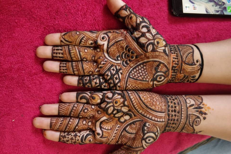 Fazila Mehendi Artist, Thane West