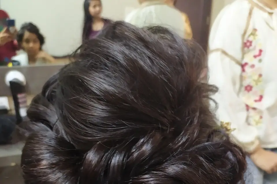 Arabian bridal hairstyle  Funky hairstyle  French puff Hindi    YouTube wedding weddinghair weddingmakeup brid  Funky hairstyles  Bridal hair Hairstyle