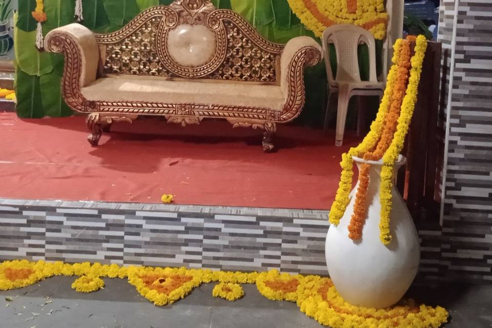 Banana leaf decor