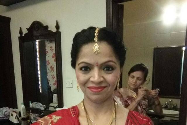 Party makeup