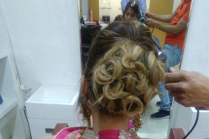 Studio 7 Salon, Indore