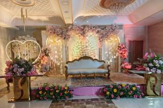 R Venetian Banquet & Hotel