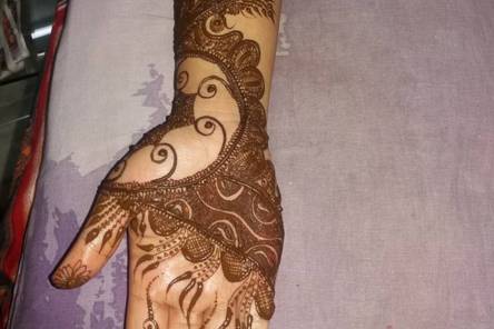 Dev Mehandi Artist