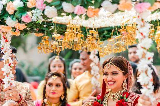 Glowing Goddesses, Mumbai