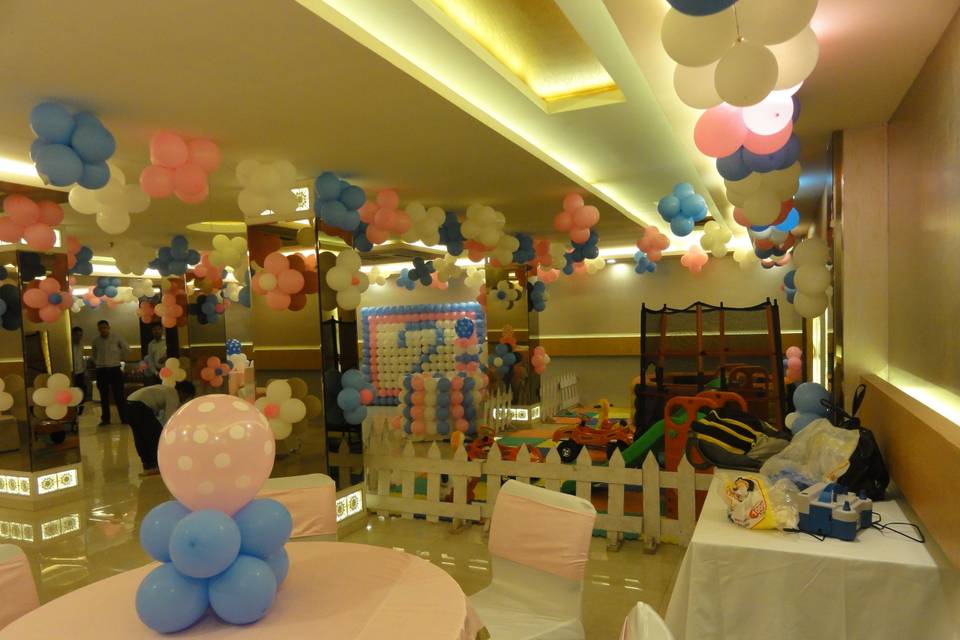 Decor using balloons