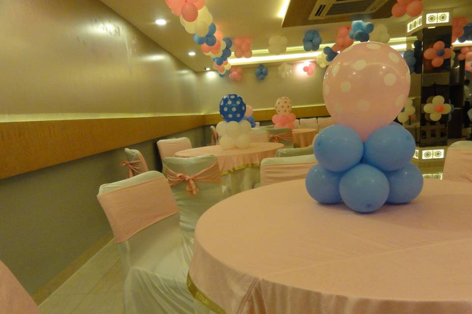 Decor using balloons