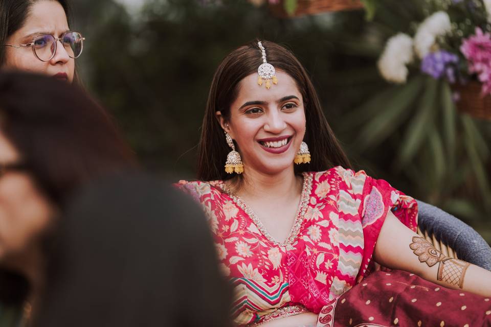 Smile on mehendi